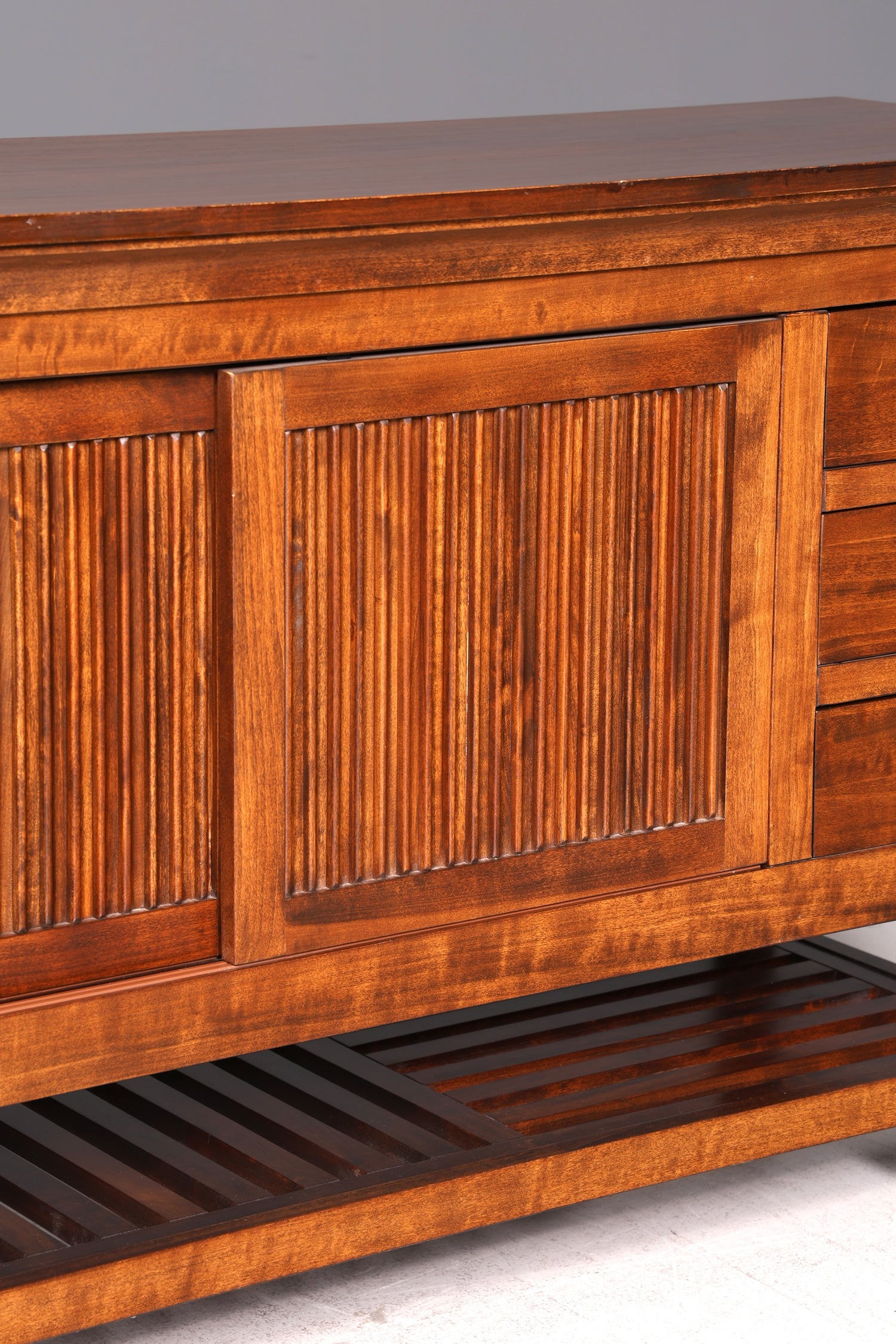 Wunderschönes Kolonial Stil Sideboard Englisch Echt Holz TV Schrank Anrichte Buffet Kommode Vintage