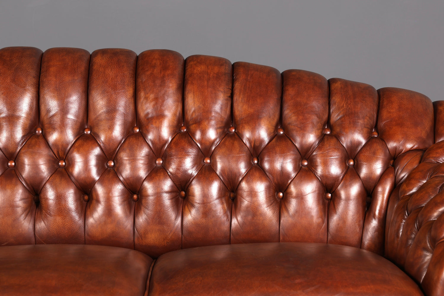 G447 Finish Wunderschönes Original Chesterfield Sofa 3- Sitzer echt Leder Oxblood Couch Englisch (Kopie)