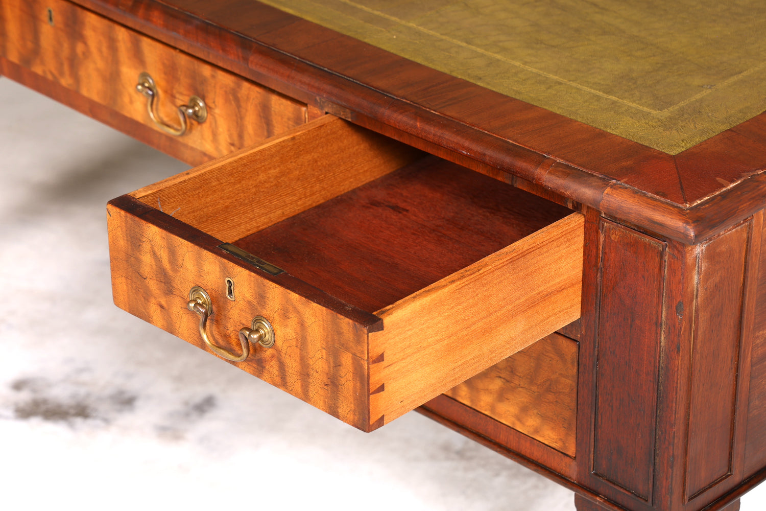 Wunderschöner Englischer XXL Schreibtisch Englisch Partner Desk Leder Auflage Antik Stil Bürotisch Office Desk