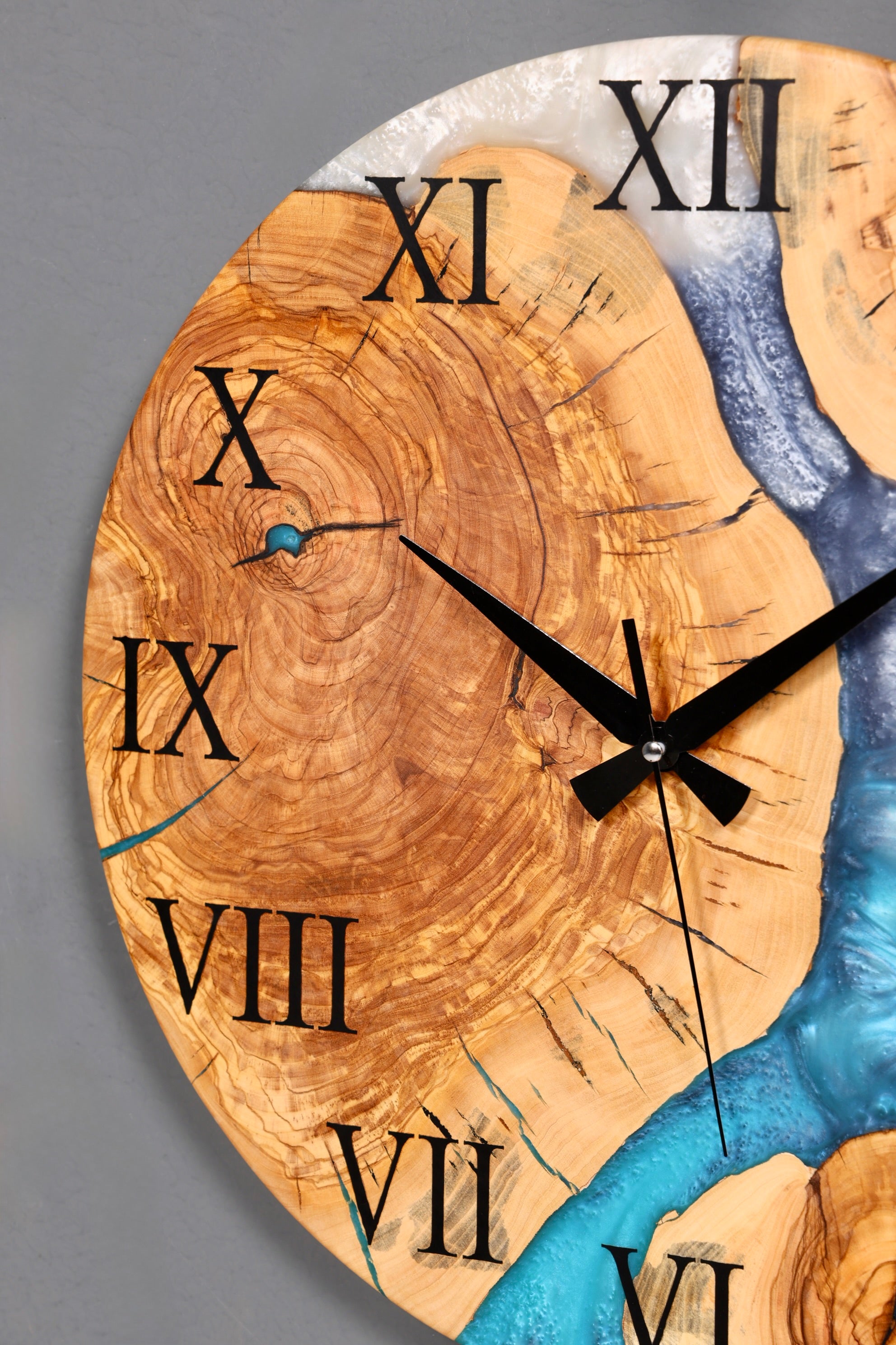 Traumhafte Handgefertigte Epoxidharz Wanduhr Olivenbaum Uhr Epoxy Analog Uhr
