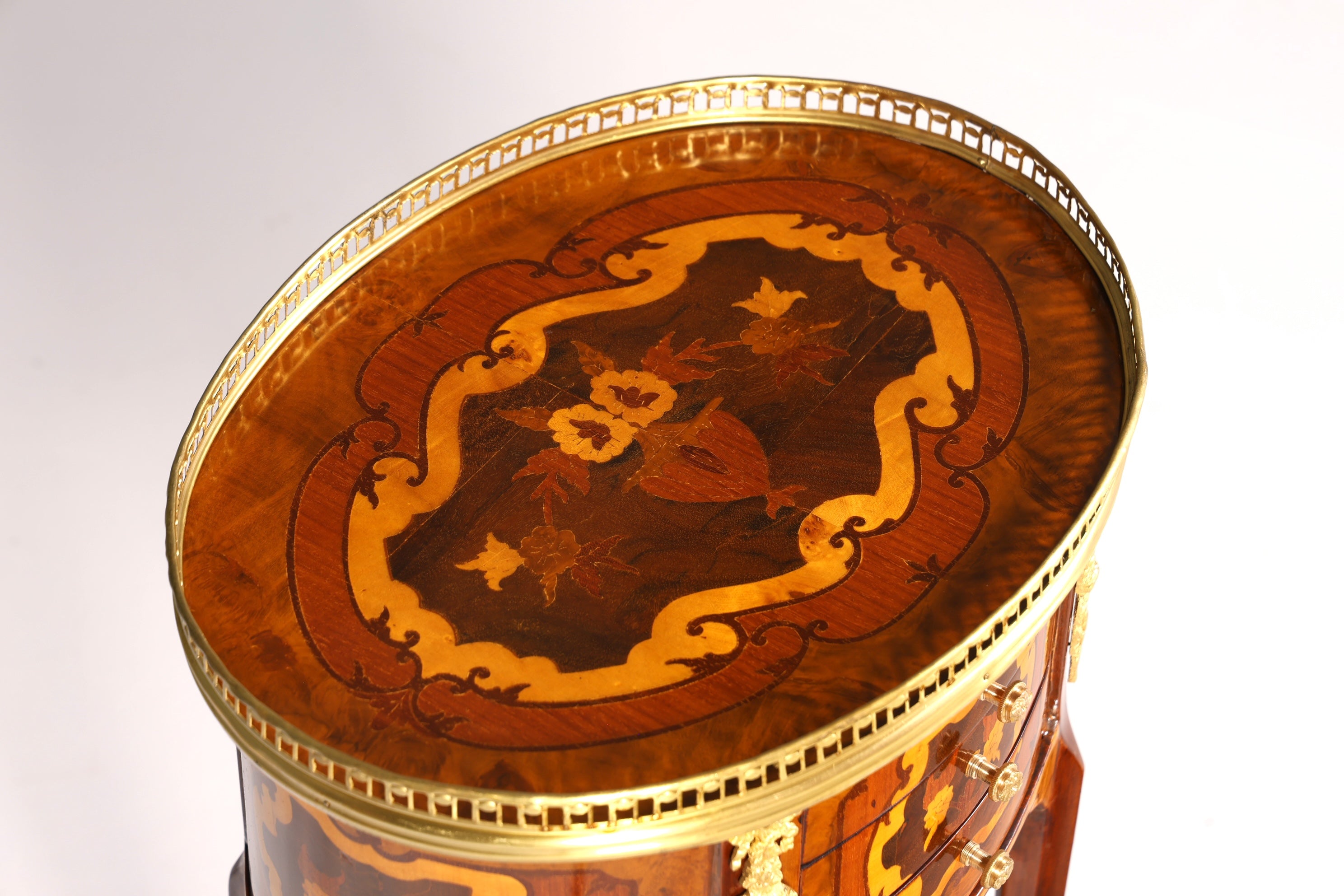 Traumhafter Barock Louis XV Stil Beistelltisch Ablagetisch massiv Kommode Antik Stil