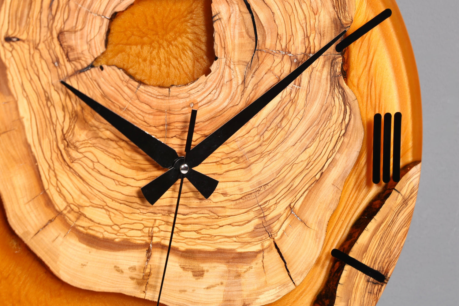 Wunderschöne Handgefertigte Epoxidharz Wanduhr Olivenbaum Uhr Terracotta Epoxy Analog Uhr