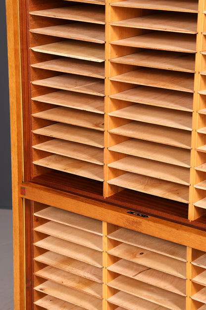 Schlichter Mid Century Rollladenschrank Bauhaus Vintage Apothekerschrank Art Deco Büro Aktenschrank