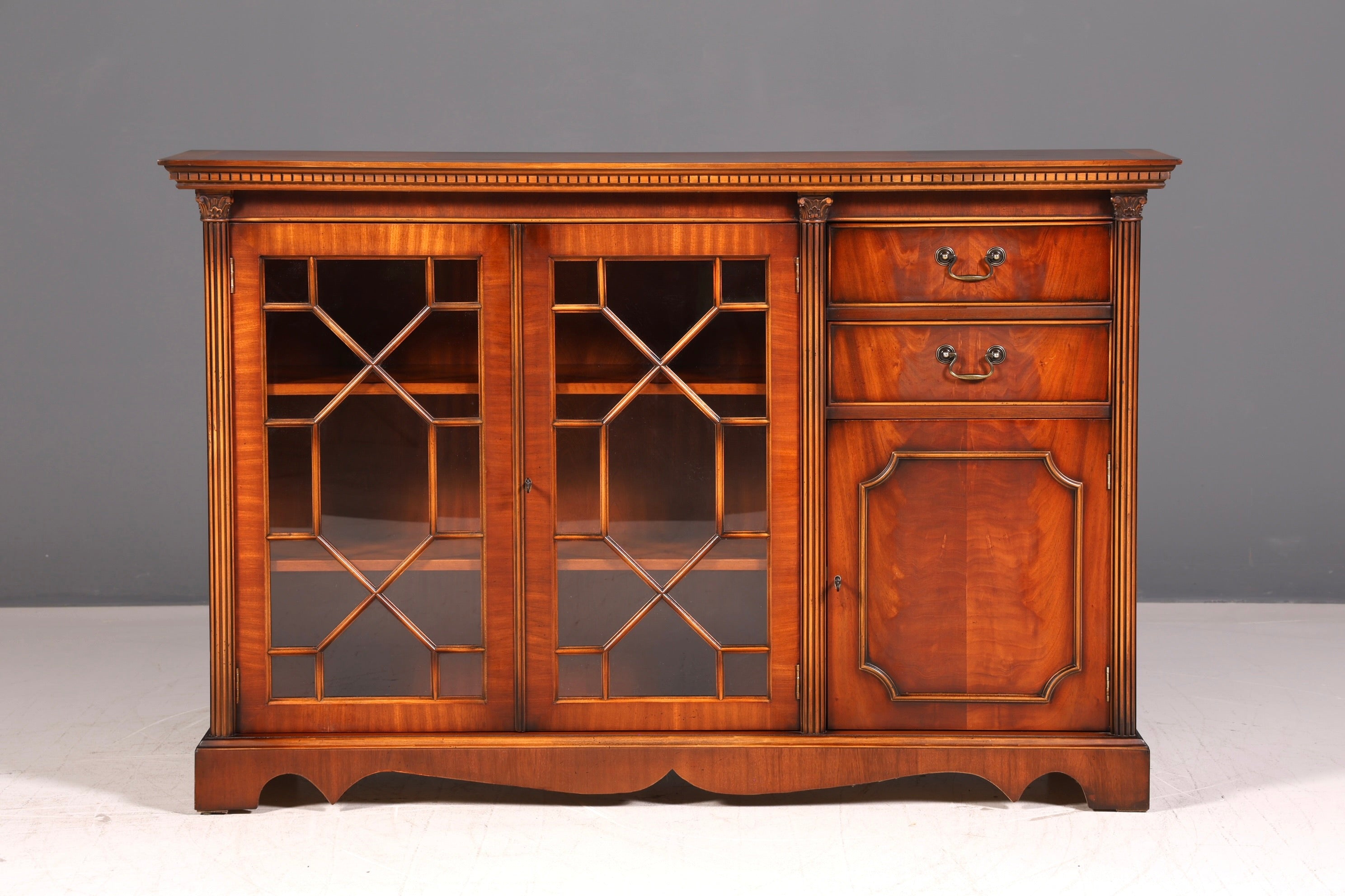 Wunderschönes Englisches Sideboard Mahagoni Echt Holz Vitrine Antik Regal Schrank Glasvitrine Kommode Vintage