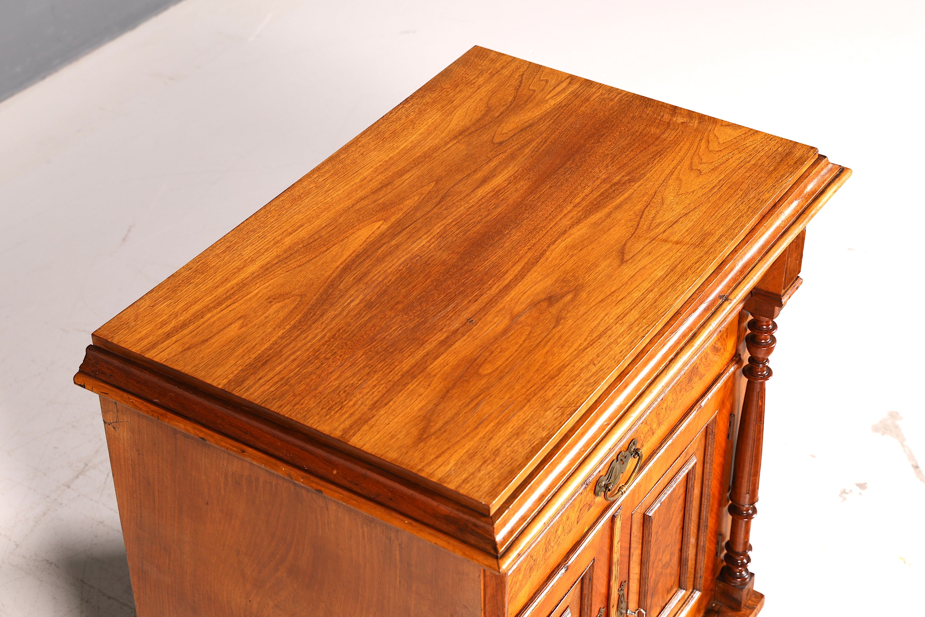 Wunderschöner Gründerzeit Schrank Louis Philippe Nussbaum Kommode um 1880 Vertiko Highboard Antik