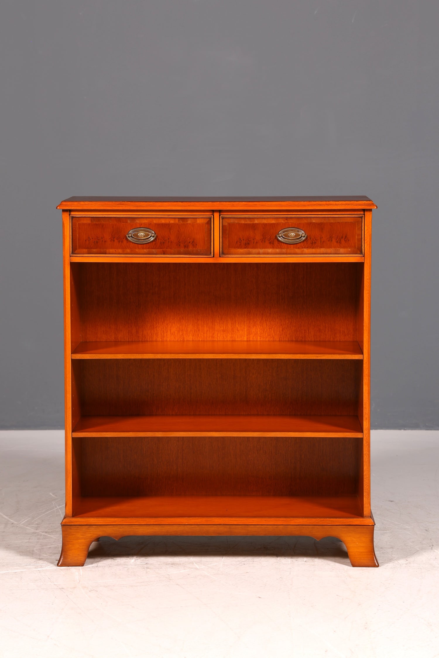 G470 Finish cm HELDENSE Wunderschönes Englisches Bücherregal Eibe Antik Regal Bookshelf Buchablage 60s (Kopie)