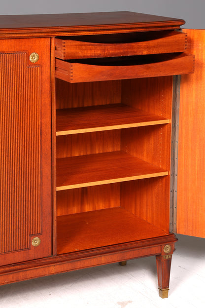 Wunderschöner Schrank im Gustavianischen Stil 60er Jahre Wäscheschrank Vertiko Mid Century Aktenschrank Kommode