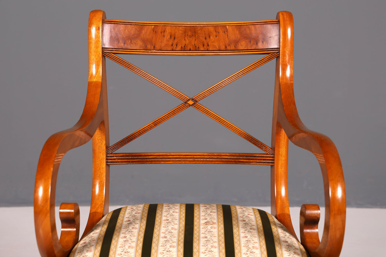 Wunderschöner Englischer Stuhl UK Armlehnstuhl Antik Stil Regency Sekretär Stuhl Eibe Polsterstuhl 4 von 5