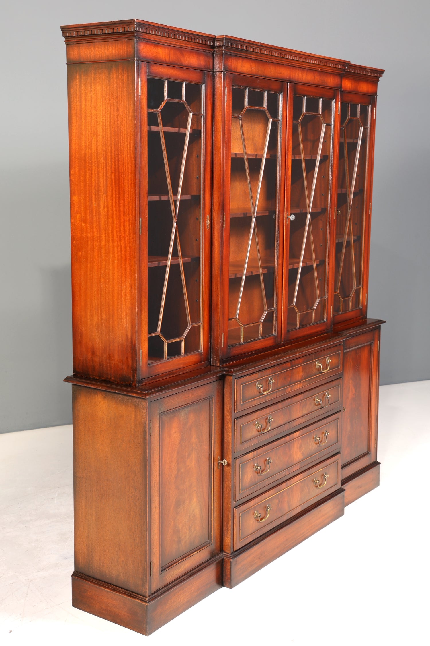 Wunderschöne Englische Vitrine Bibliothek Bücherschrank UK Buffet Mahagoni Schrank 60s Jahre