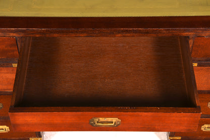 Wunderschöner Maritimer Schreibtisch Englischer Military Chest Bürotisch Office Table mit echt Lederauflage
