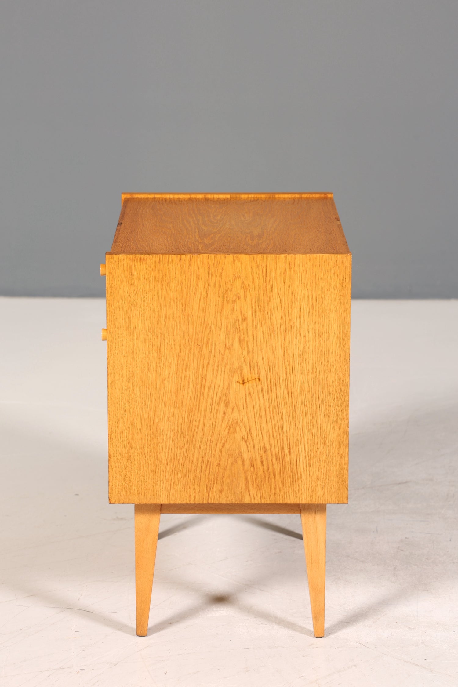 Schlichte Mid Century Kommode Vintage Klappschränkchen Danish Design Nachttisch 2 von 2