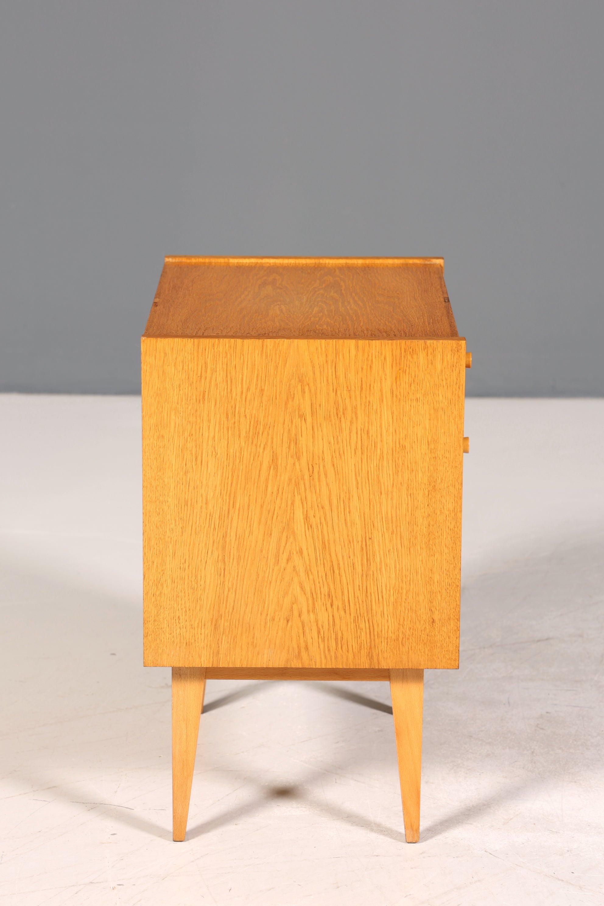 Schlichte Mid Century Kommode Vintage Klappschränkchen Danish Design Nachttisch 2 von 2