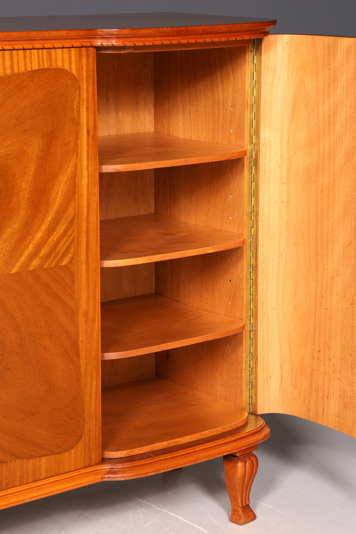 F859 Finish cm Wunderschöne Art Deco Vitrine Nussbaum Vitrine massiv Holz Antik Schrank