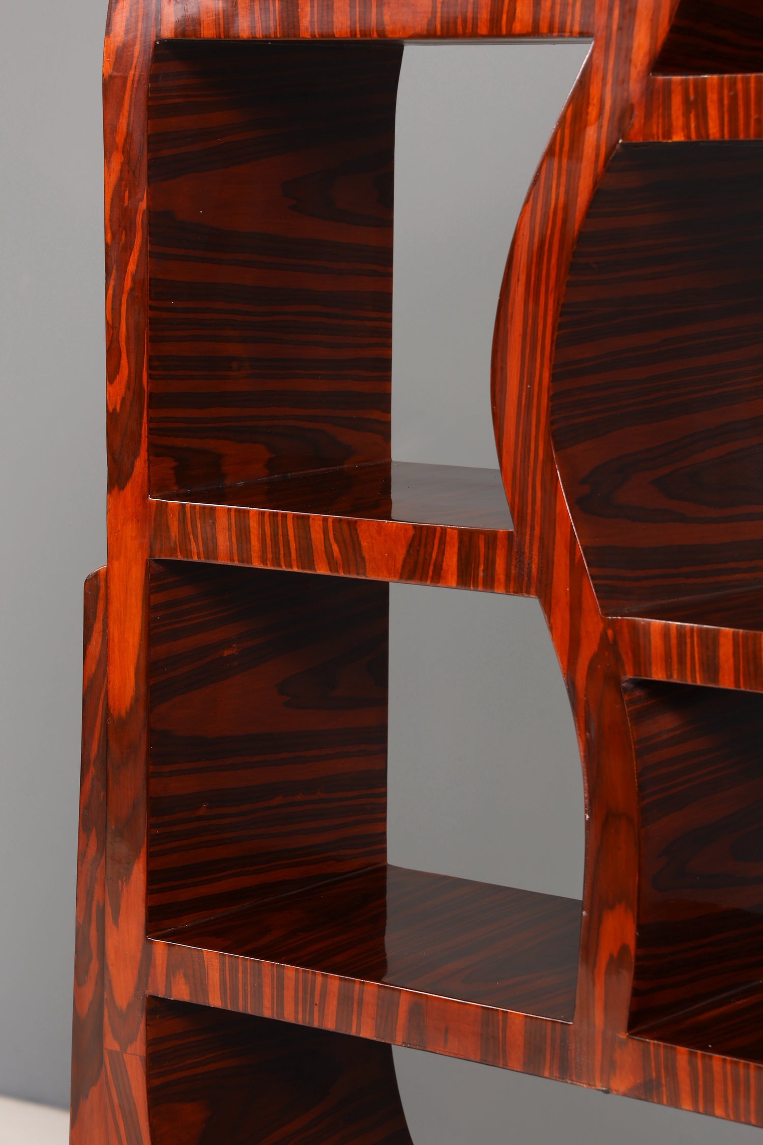 AD27-1 Art Deco Regal mit Beschädigungen