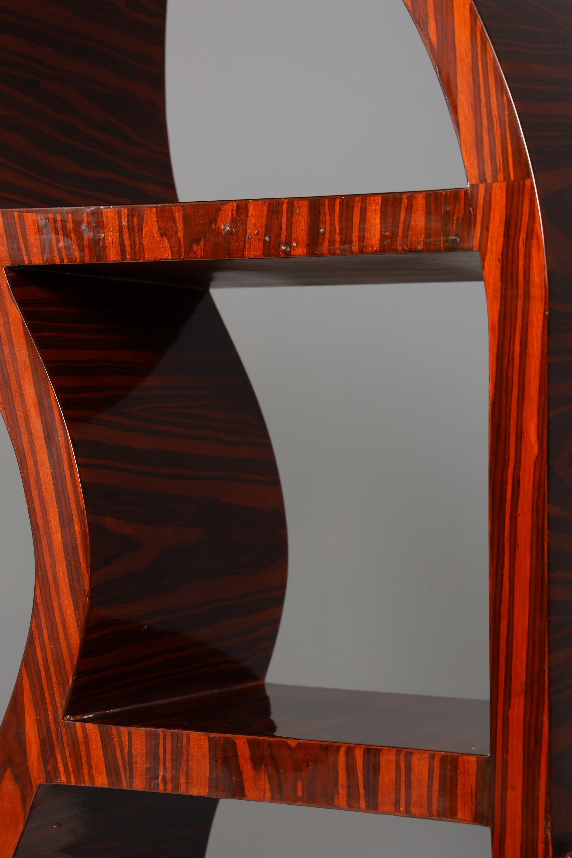 AD27-1 Art Deco Regal mit Beschädigungen