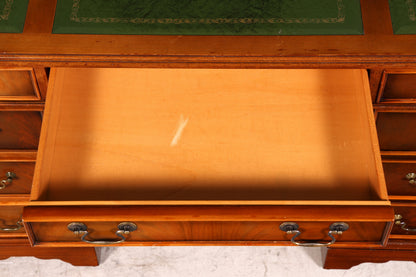 Wunderschöner Englischer Schreibtisch Englisch Eibe Desk Leder Auflage Antik Stil Bürotisch Office Desk