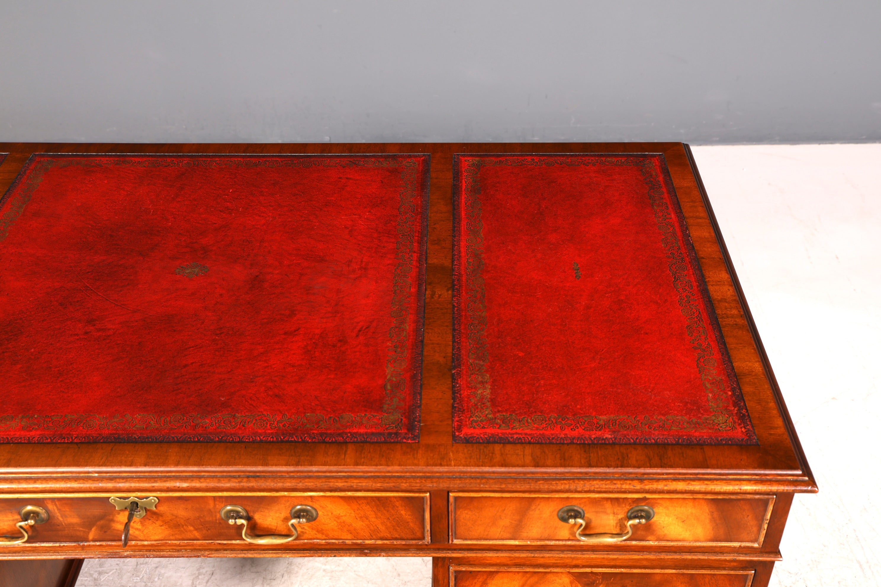 Wunderschöner Englischer Schreibtisch echt Lederauflage Bürotisch Antik 60s Office Desk