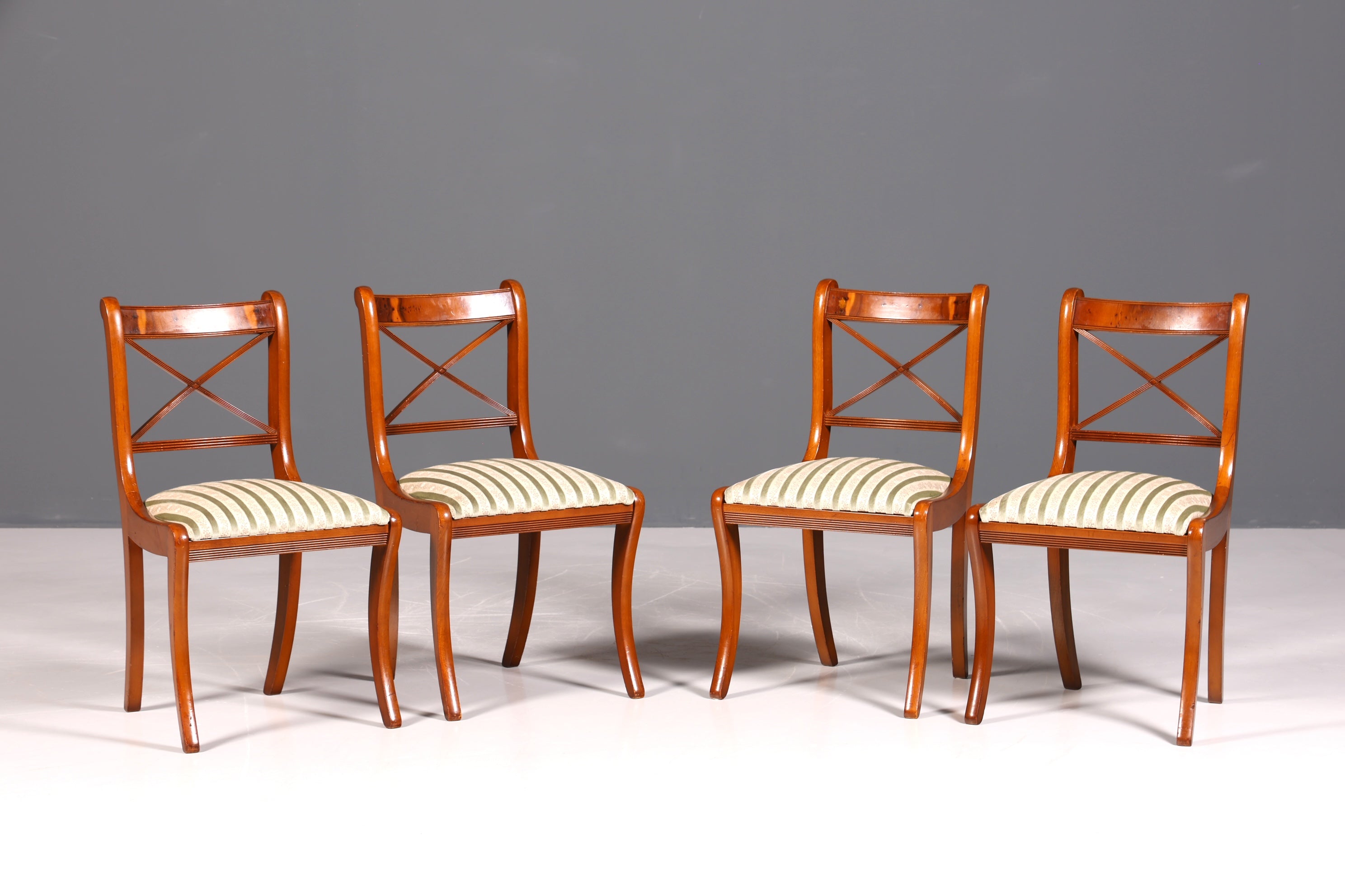 4x Edle Englische Stühle Englisch Dining Chairs Antik 60er Jahre Regency Küchenstühle Stuhlset