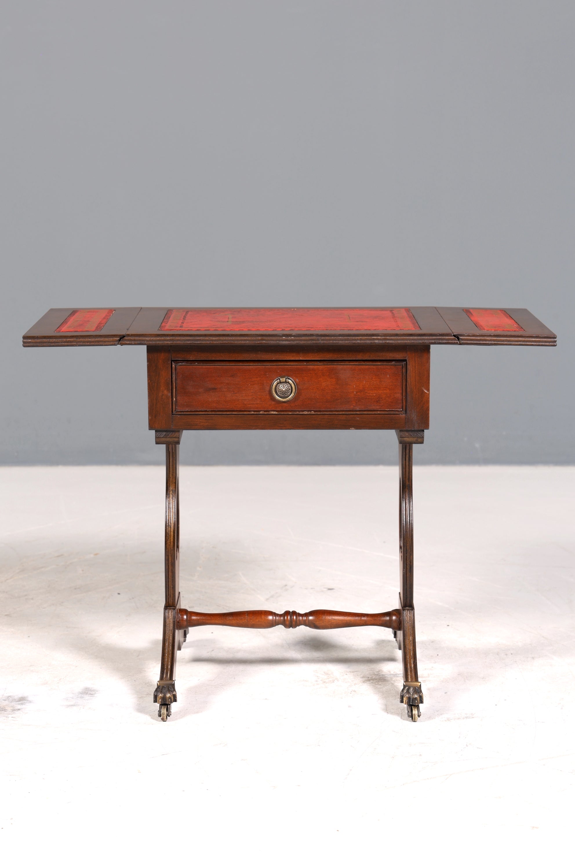 Wunderschöner Englischer Tisch Mahagoni Klapptisch Beistelltisch Englisch echt Leder Antik 60s Ablage