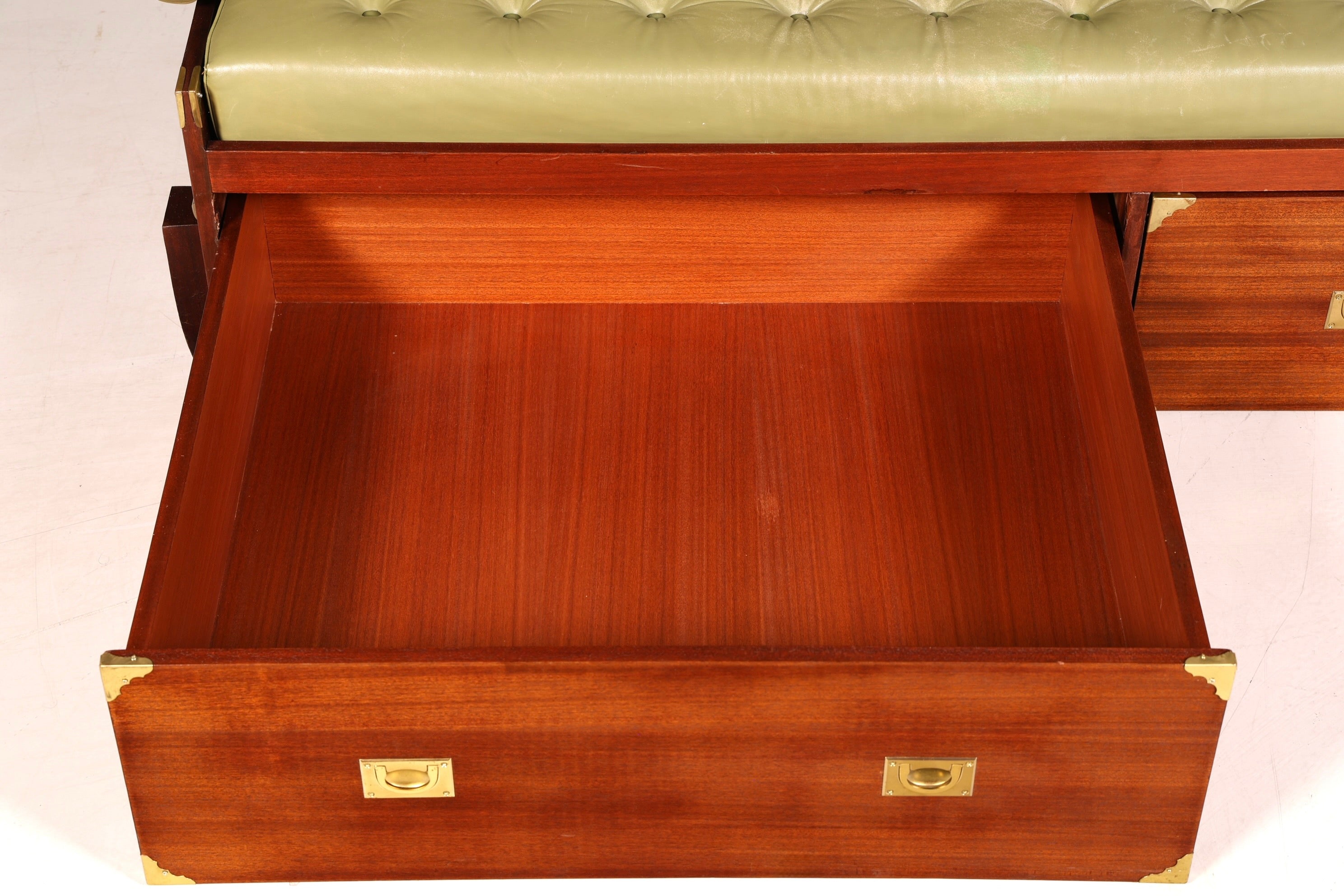 Seltenes Maritim Sofa Daybed Schlafcouch Englischer echt Leder Military Chest Bett Antik