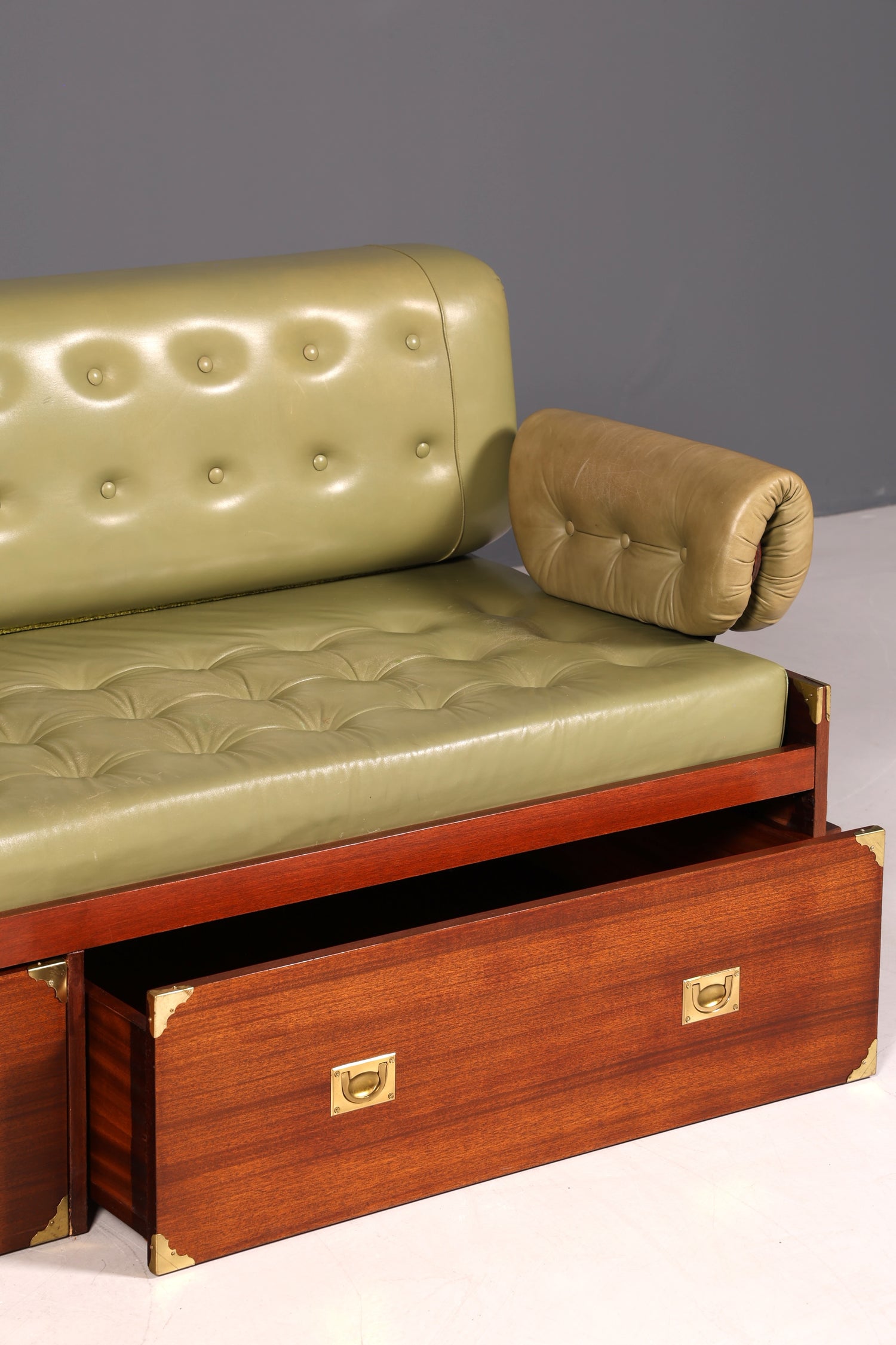 Seltenes Maritim Sofa Daybed Schlafcouch Englischer echt Leder Military Chest Bett Antik