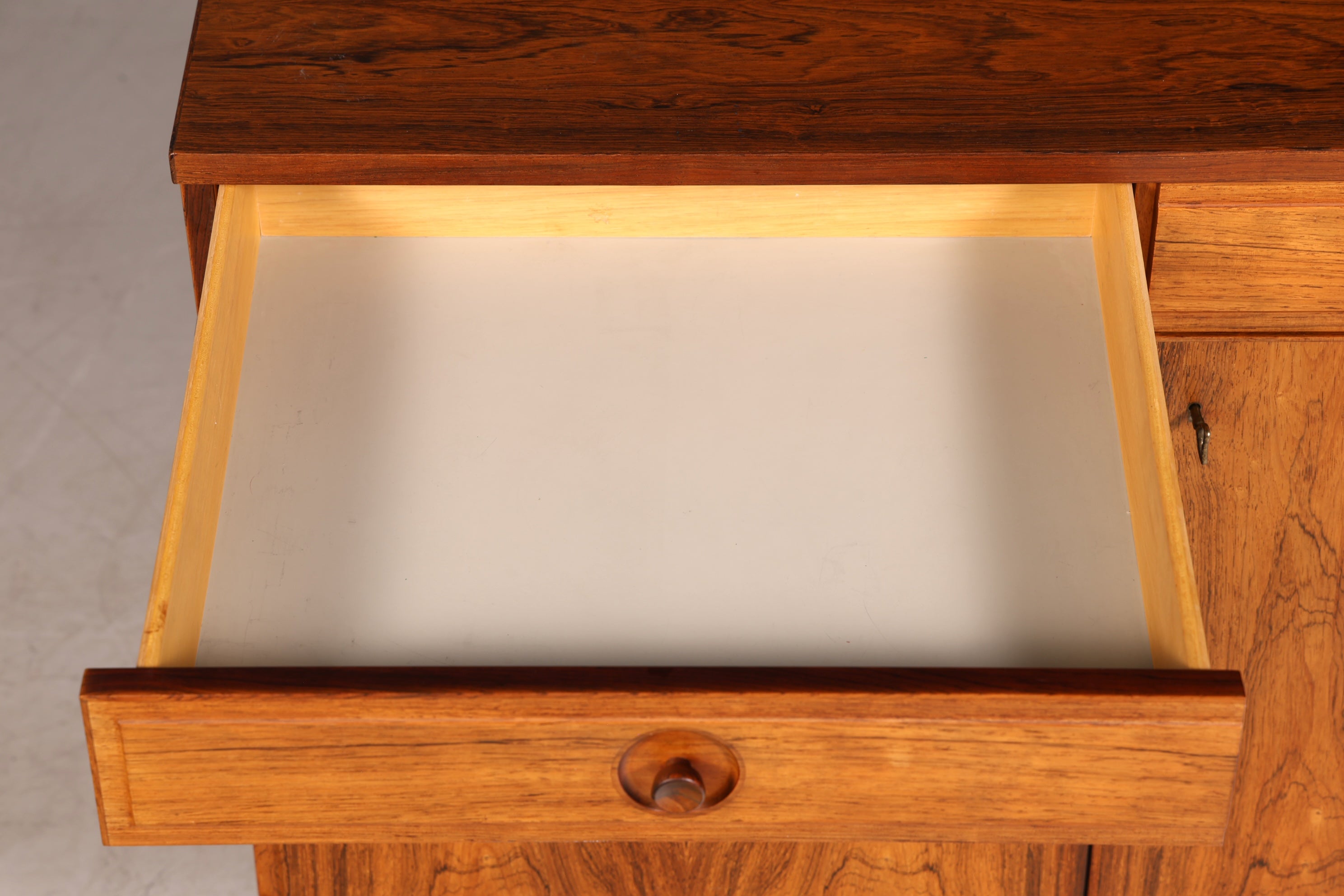 G560 Finish cm Wunderschöne Mid Century Kommode Vintage Schrank Retro Flur Kommode 60s Regal Sideboard (Kopie)