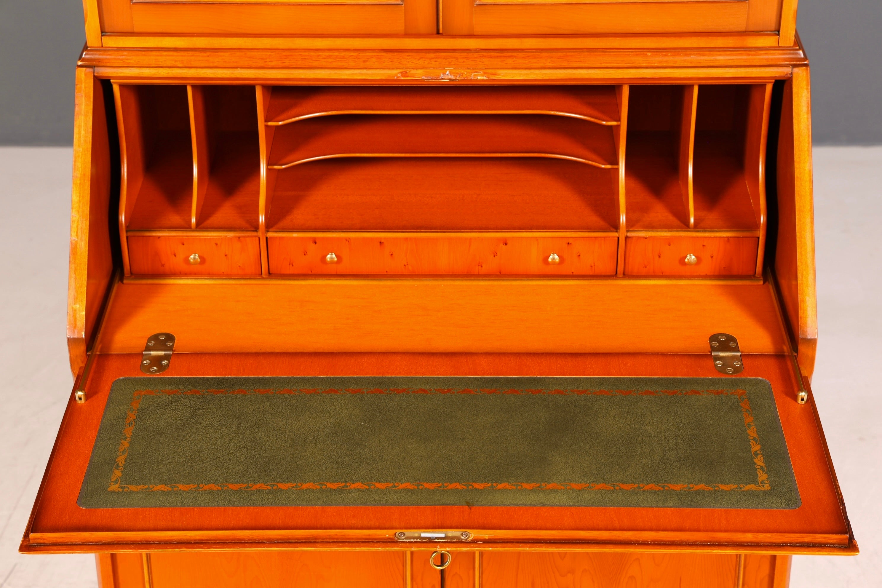 G581 Finish Stilvoller Englischer Sekretär Original Heldense Büro Aufsatzsekretär Eibe Antik 60S Vitrinen Schrank UK (Kopie)