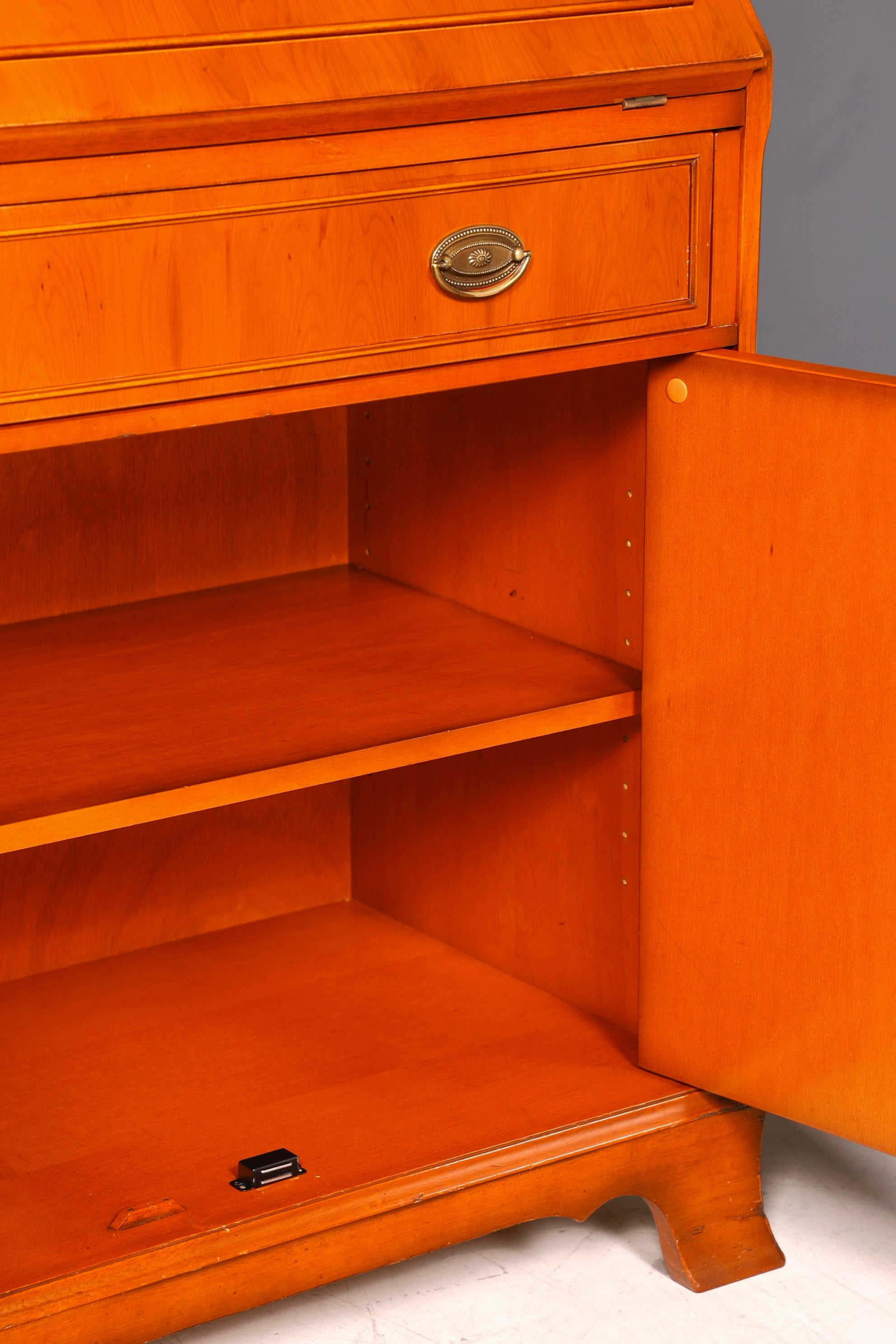 G581 Finish Stilvoller Englischer Sekretär Original Heldense Büro Aufsatzsekretär Eibe Antik 60S Vitrinen Schrank UK (Kopie)
