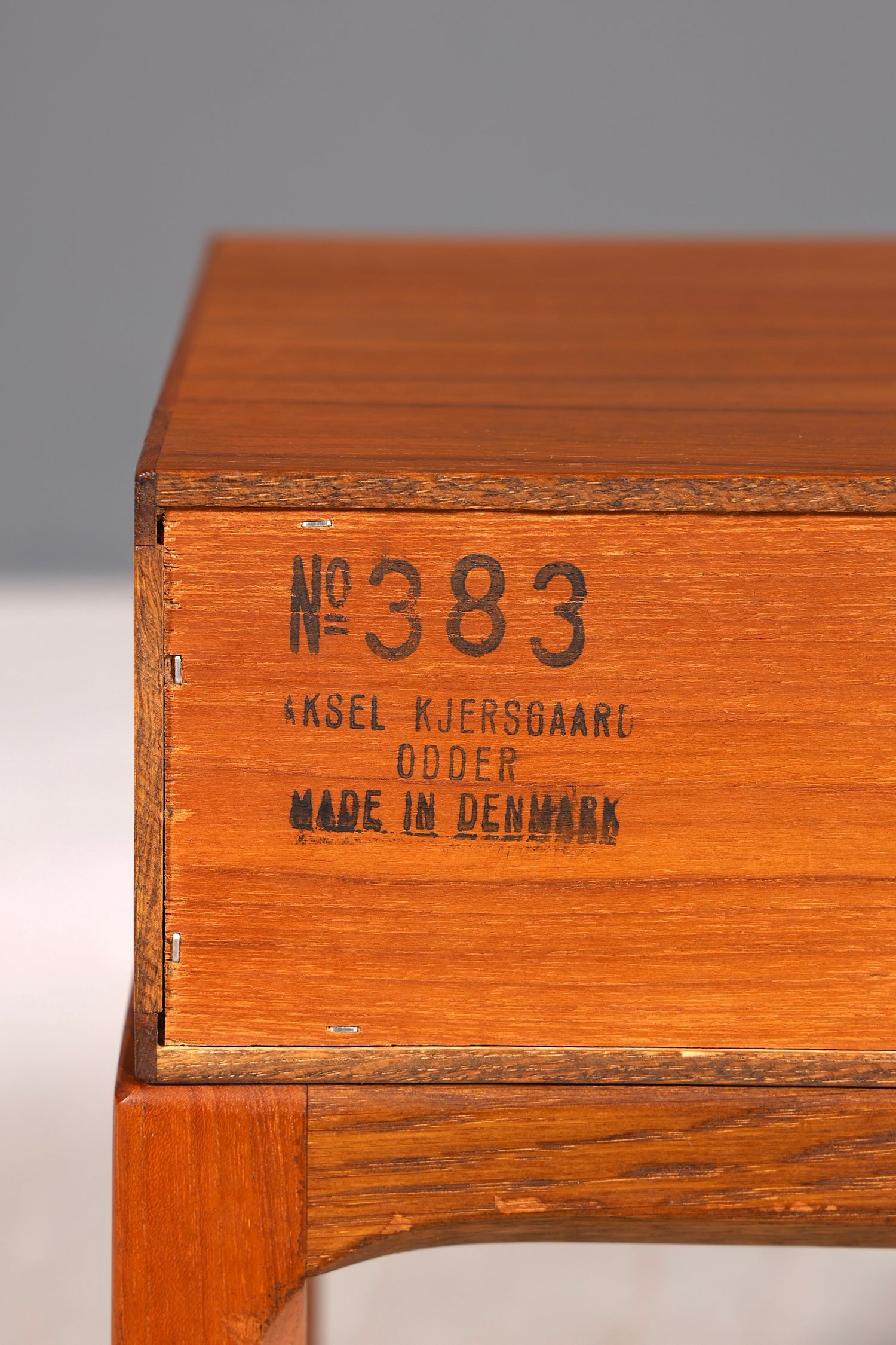 Wunderschöner Aksel Kjersgaard Beisteltlisch Mid Century Ablage Tisch Teak Holz Danish Design Nachttisch