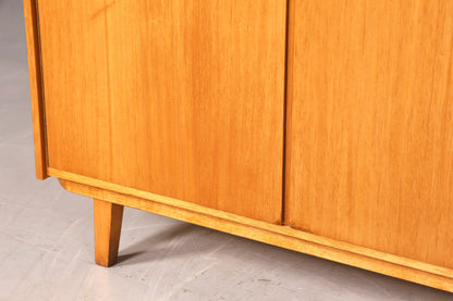 F937 Finish Traumhafter Mid Century Kleiderschrank Vintage Schrank Retro Wäscheschrank
