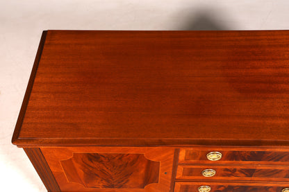 Wunderschönes Sideboard im Gustavianischen Stil 60er Jahre TV Schrank Kommode