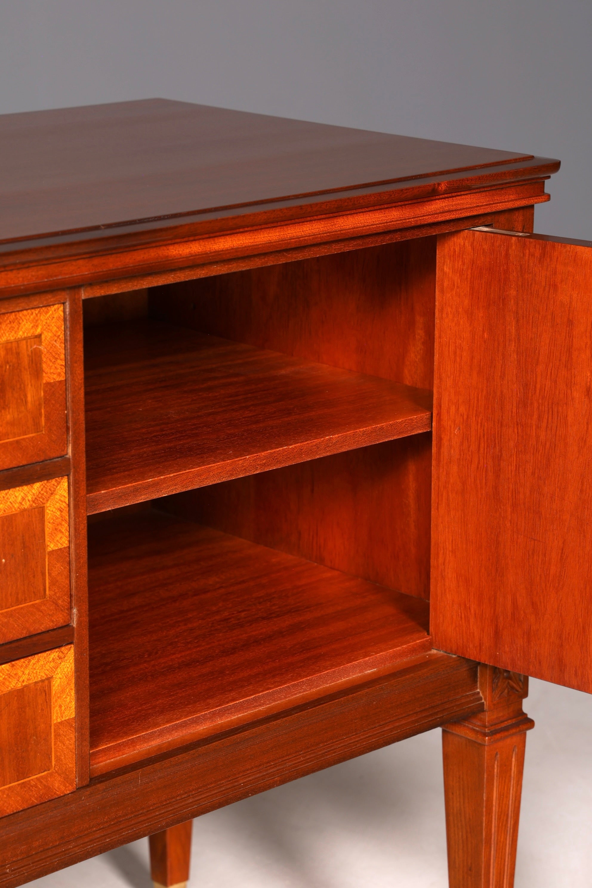 Wunderschönes Sideboard im Gustavianischen Stil 60er Jahre TV Schrank Kommode