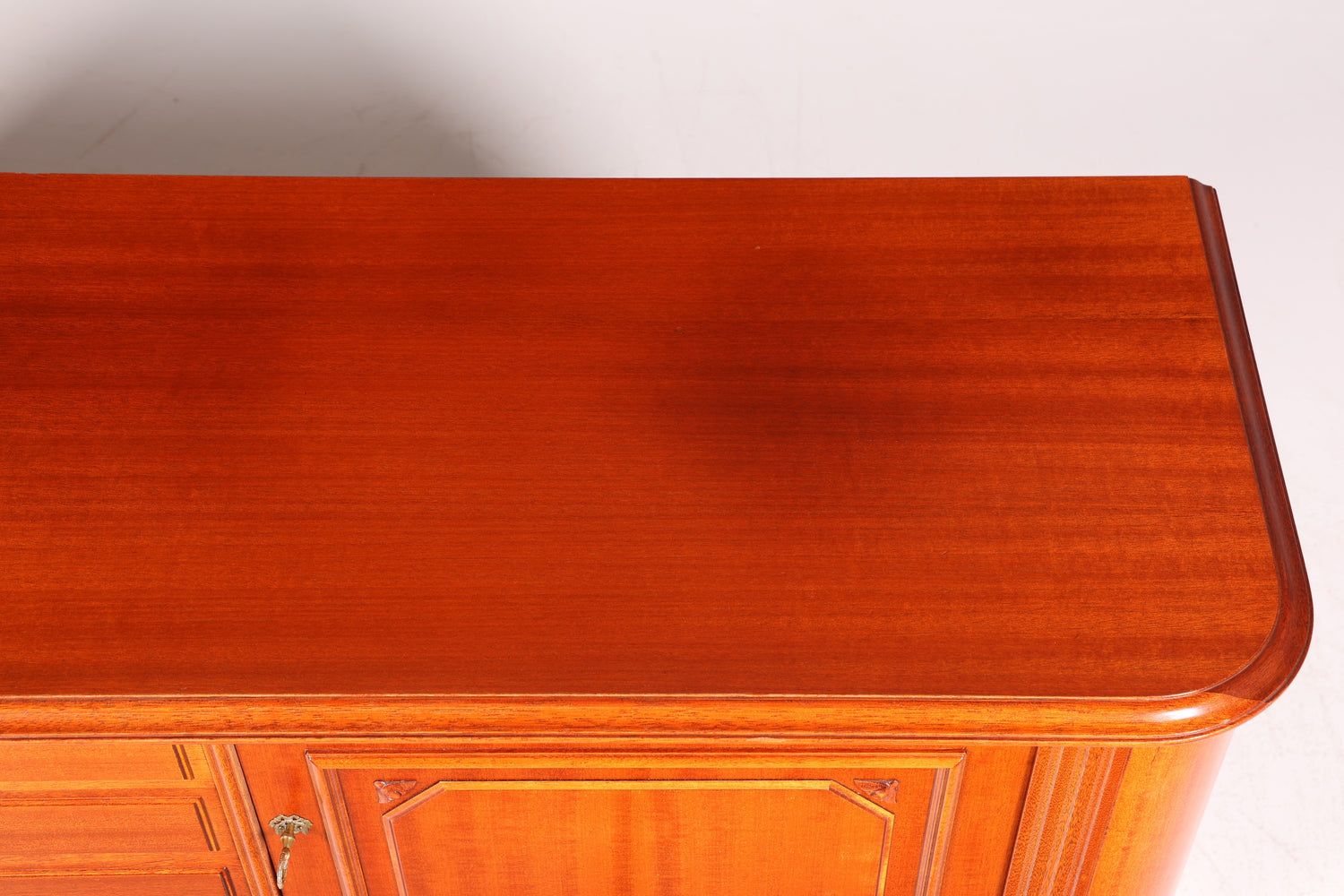 Traumhaftes Sideboard im Gustavianischer Stil Kommode TV Schrank Antik 60s