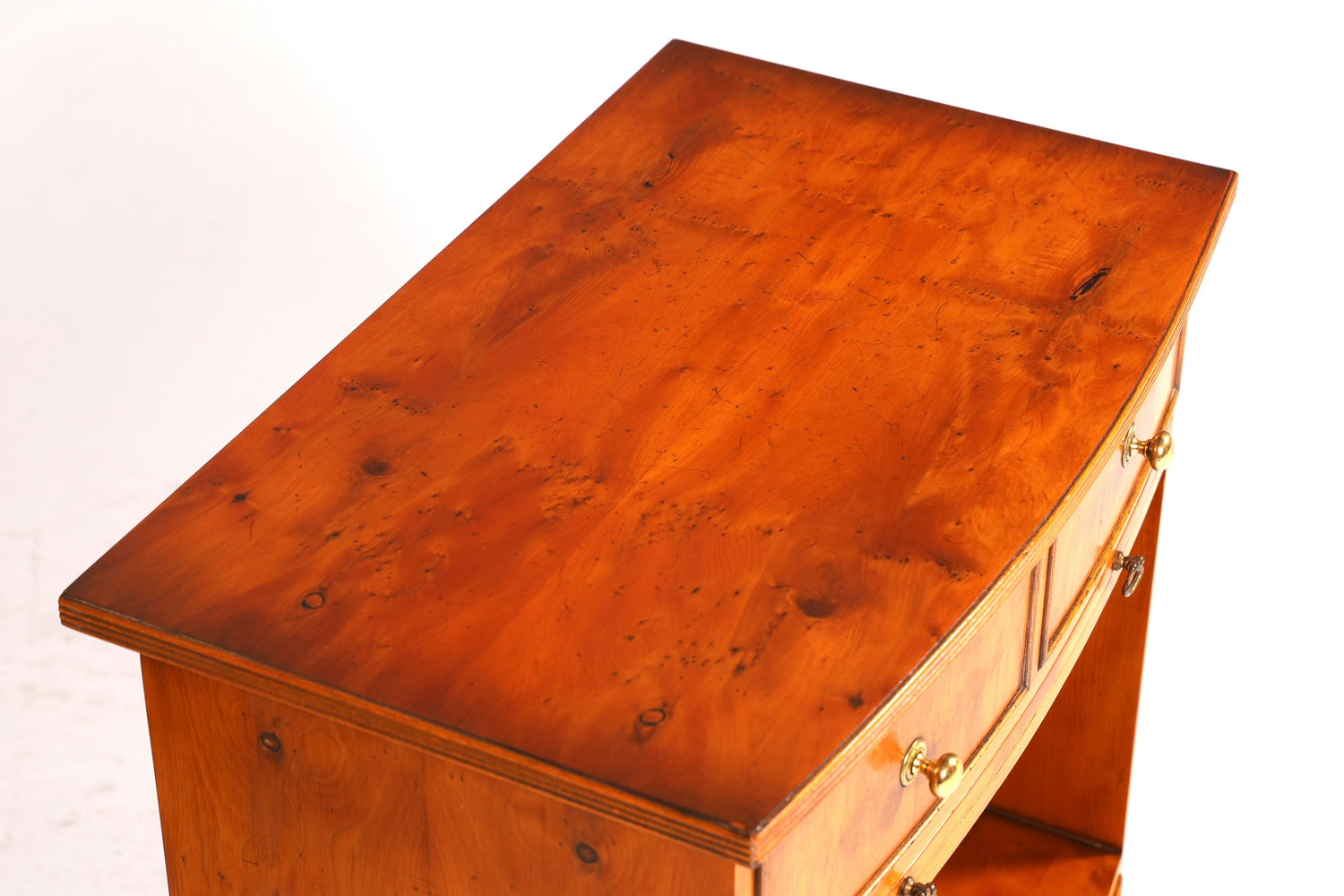 Wunderschöne Englische Kommode Eibe Schrank Reprodux Bevan Funnell Antik Stil Ablagetisch