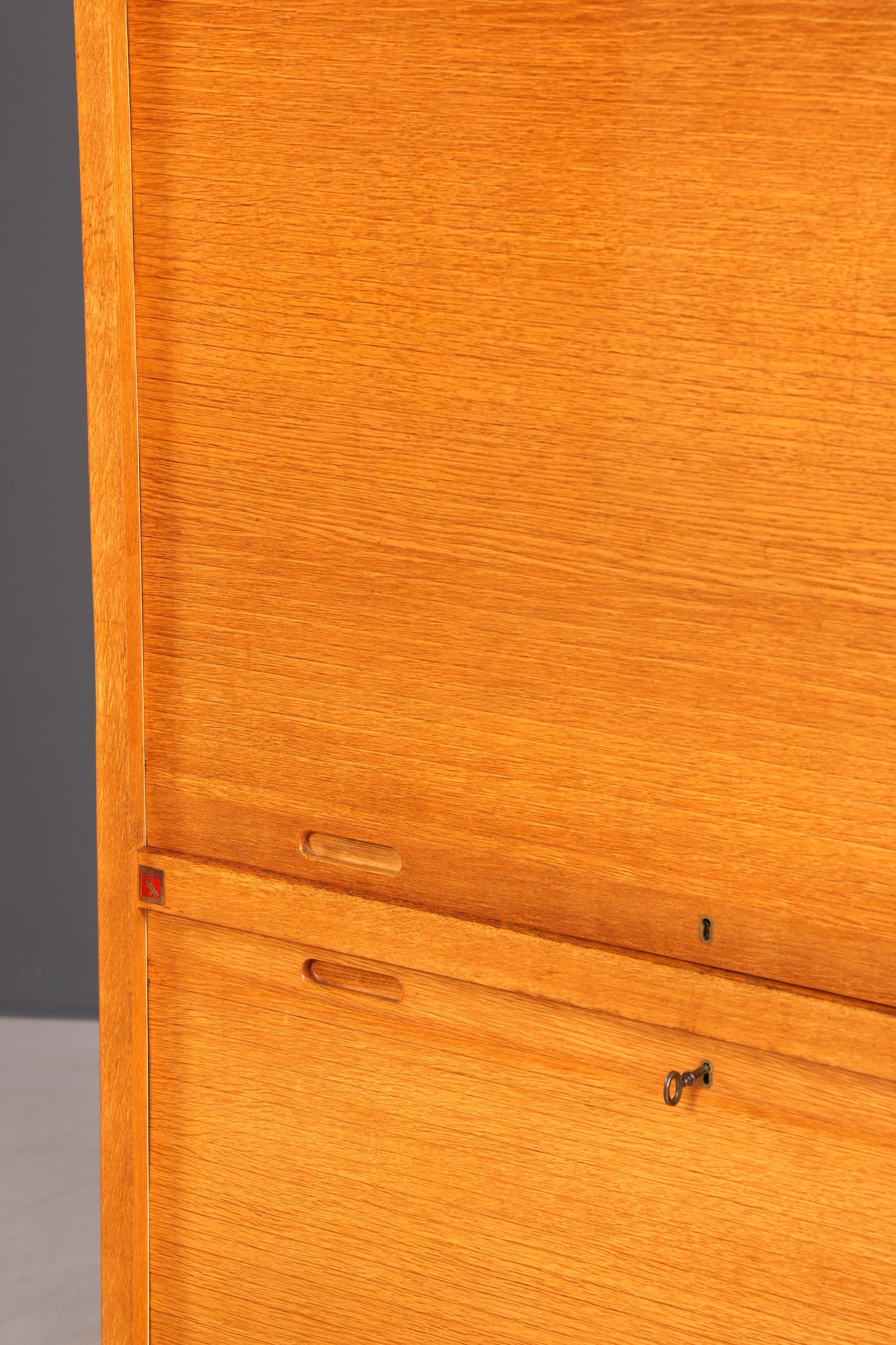 Stilvoller Mid Century Rollladenschrank Bauhaus Apothekerschrank Art Deco Büro Aktenschrank