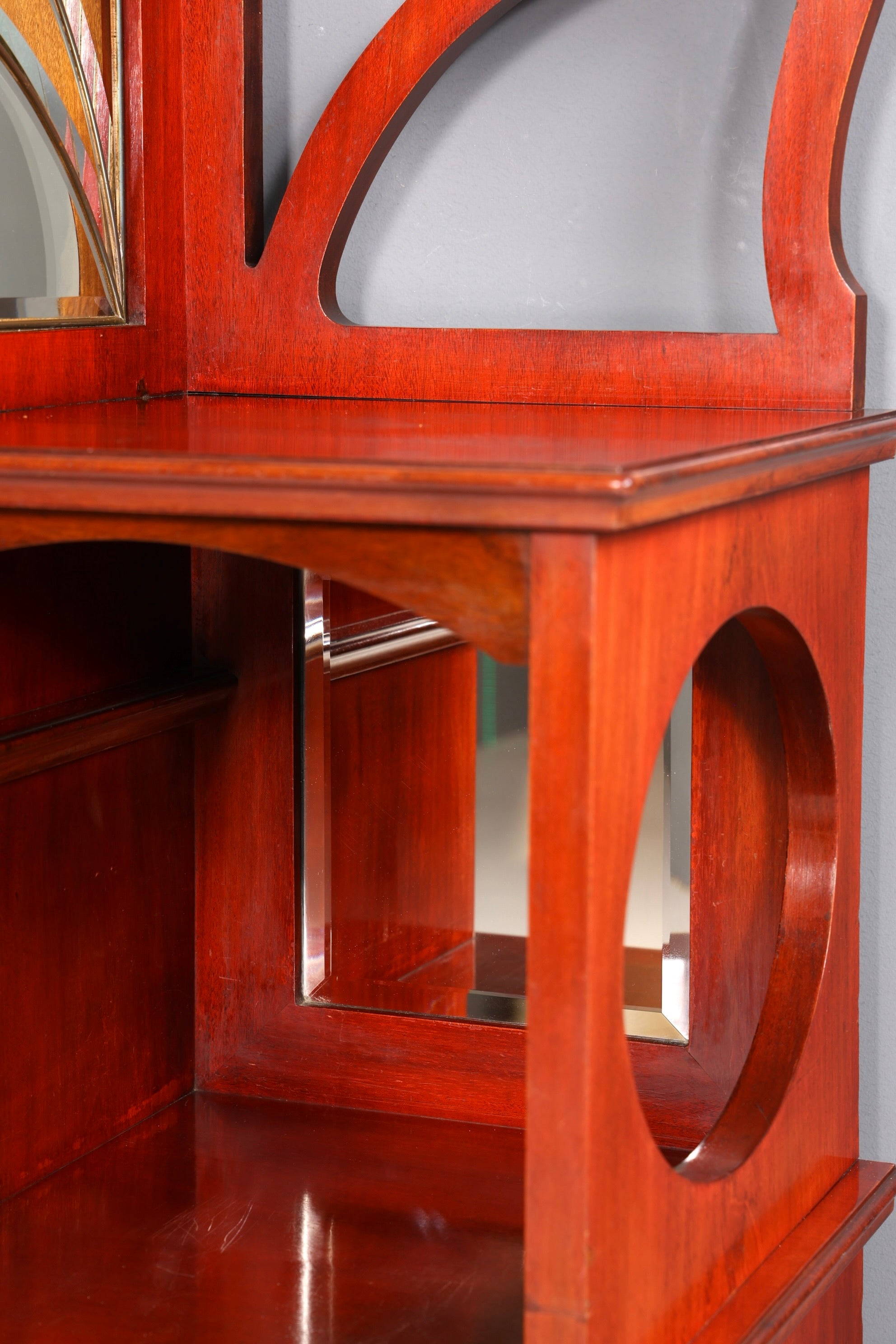 Filigraner Jugendstil Schrank um 1910 echt Holz Vertiko Vitrine Antik Regal Glasvitrine