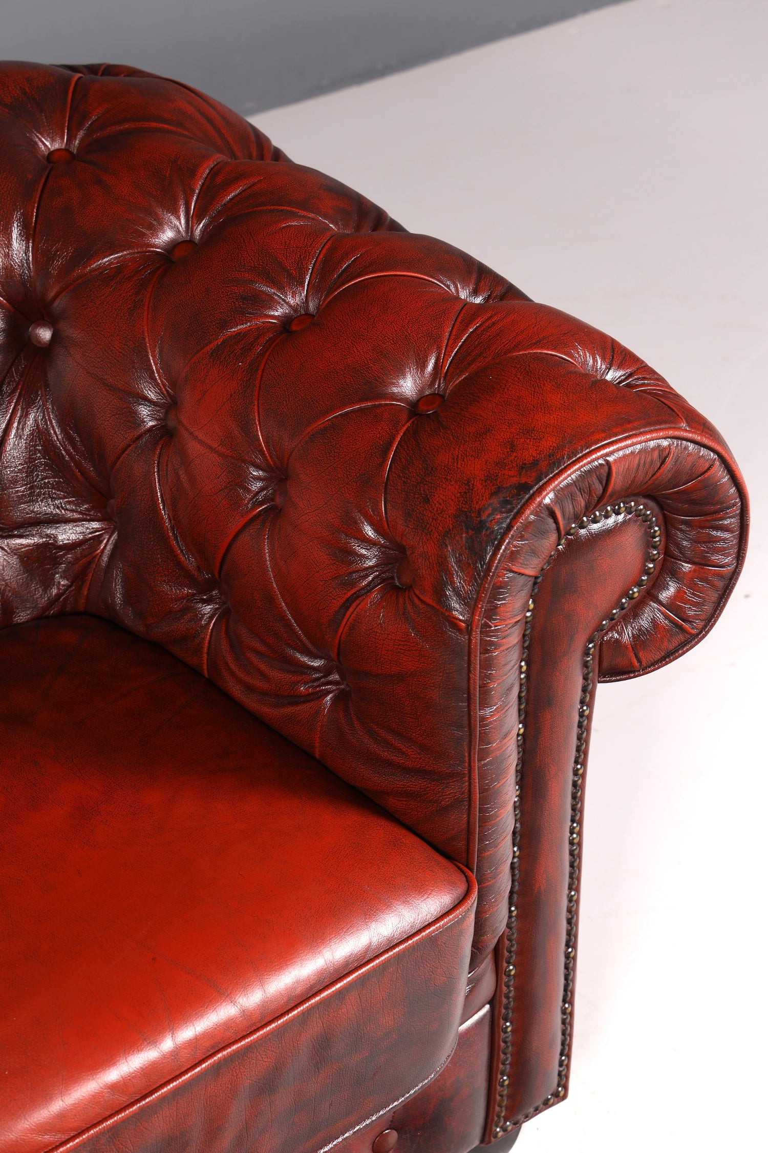 F956 Finish cm Wunderschönes Original Chesterfield Sofa 3- Sitzer echt Leder Oxblood Couch Englisch