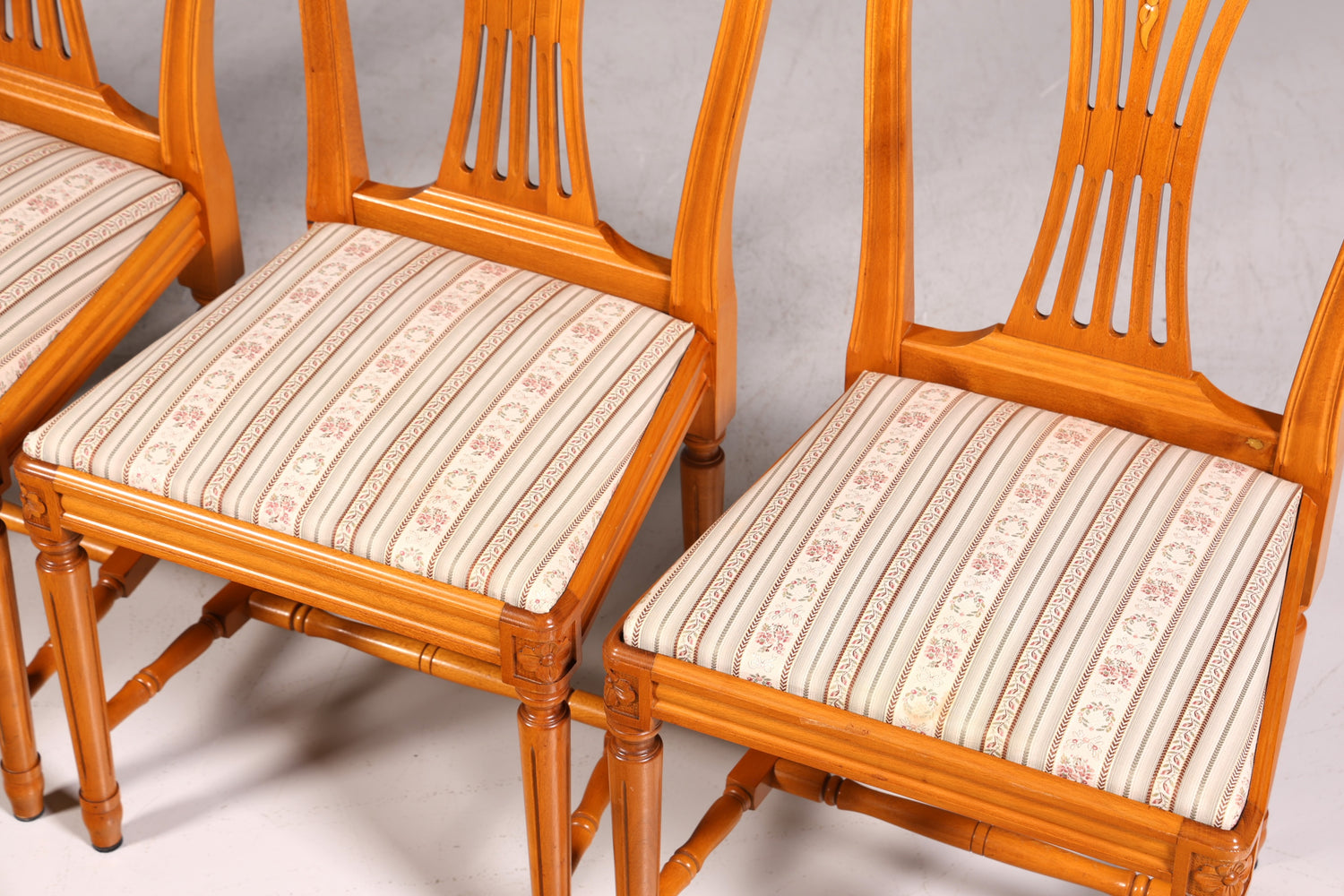 4x Traumhafte Stühle im Gustavianischem Stil Englisch Küchenstühle Antik Stil Esszimmer Stuhl Set