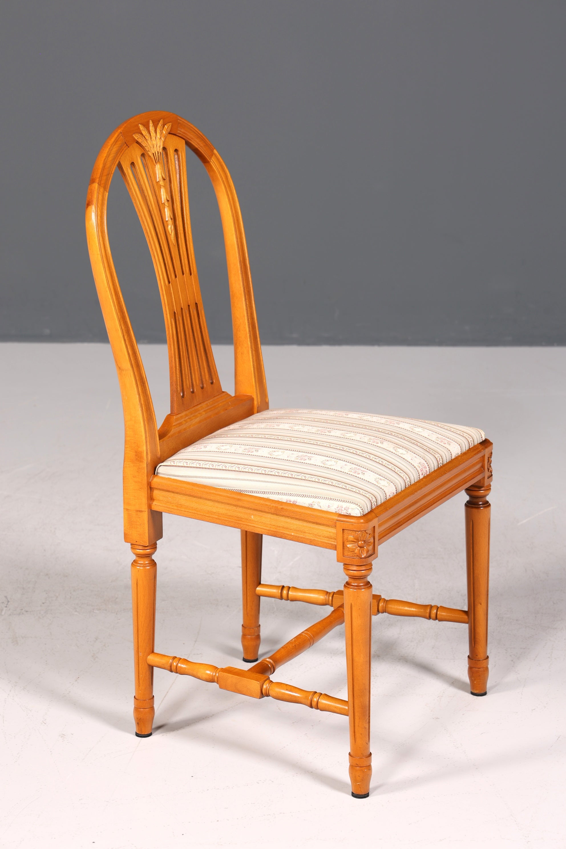 4x Traumhafte Stühle im Gustavianischem Stil Englisch Küchenstühle Antik Stil Esszimmer Stuhl Set