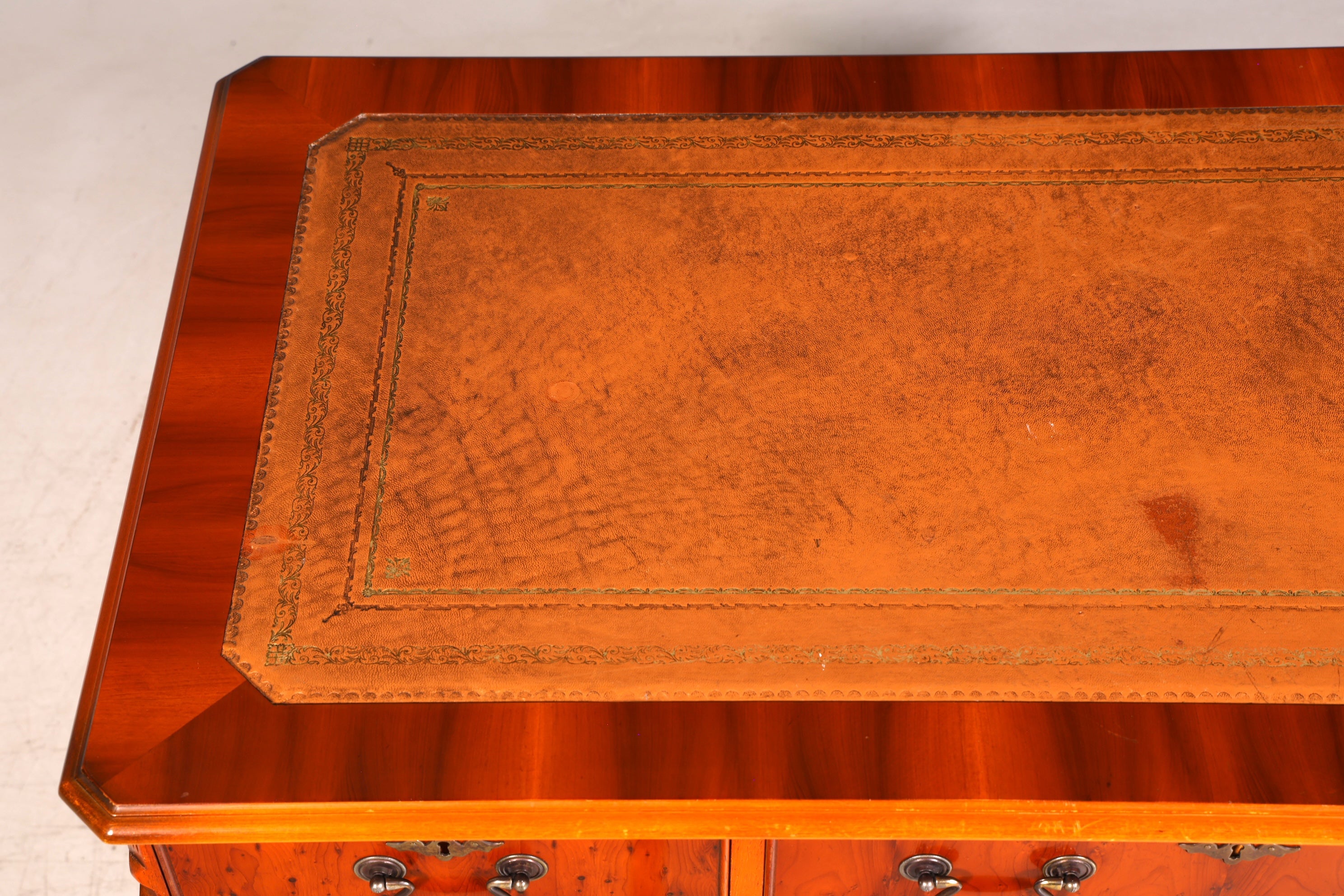 G616 Finish cm Wunderschöner Englischer Schreibtisch Englisch Eibe Desk Leder Auflage Antik Stil Bürotisch Office Desk (Kopie)