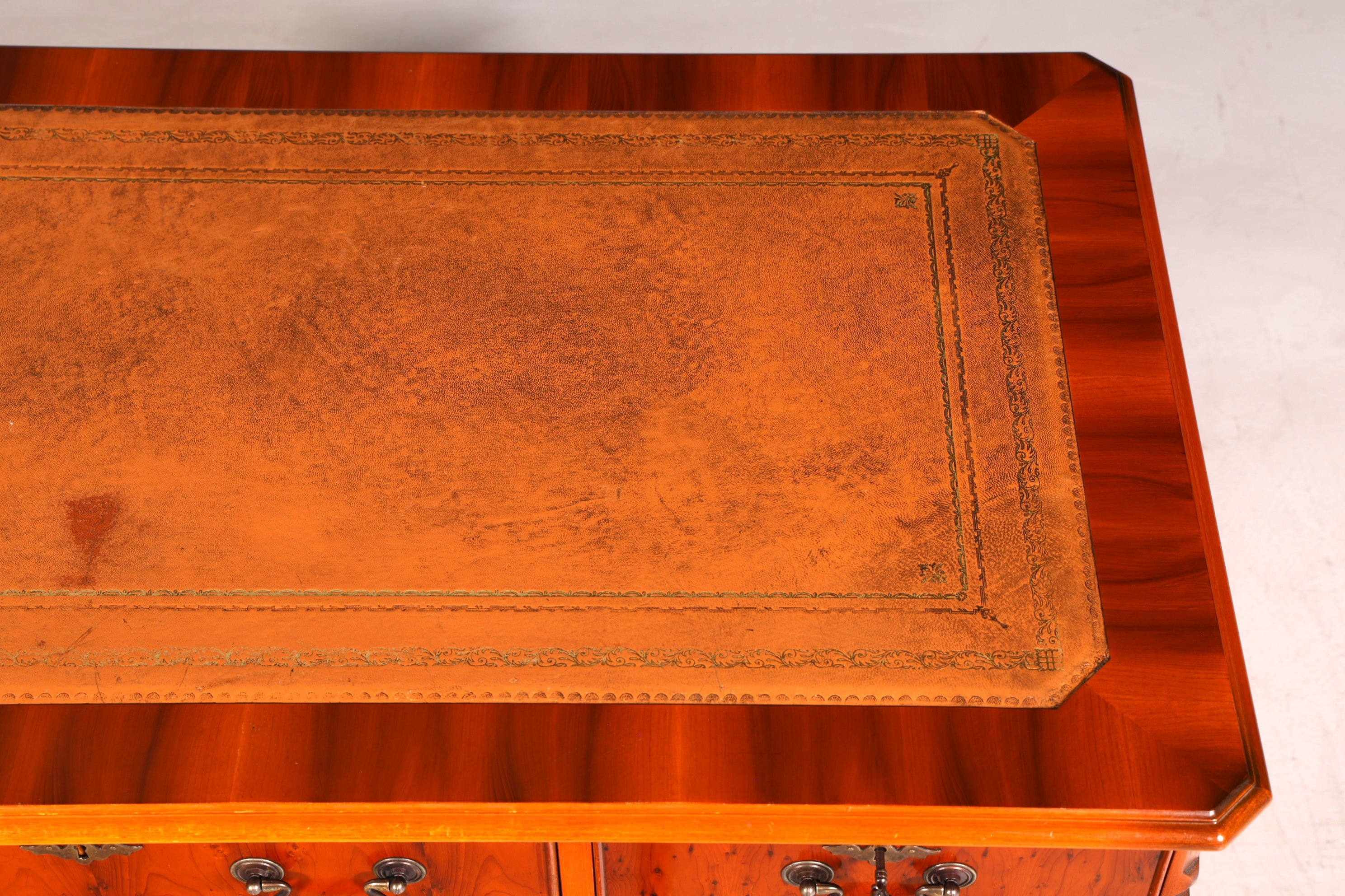 G616 Finish cm Wunderschöner Englischer Schreibtisch Englisch Eibe Desk Leder Auflage Antik Stil Bürotisch Office Desk (Kopie)