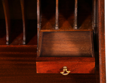 Hauptstadt Möblerei vintage englischer Sekretär aus massivem Holz mit kleiner Schublade und Messinggriff