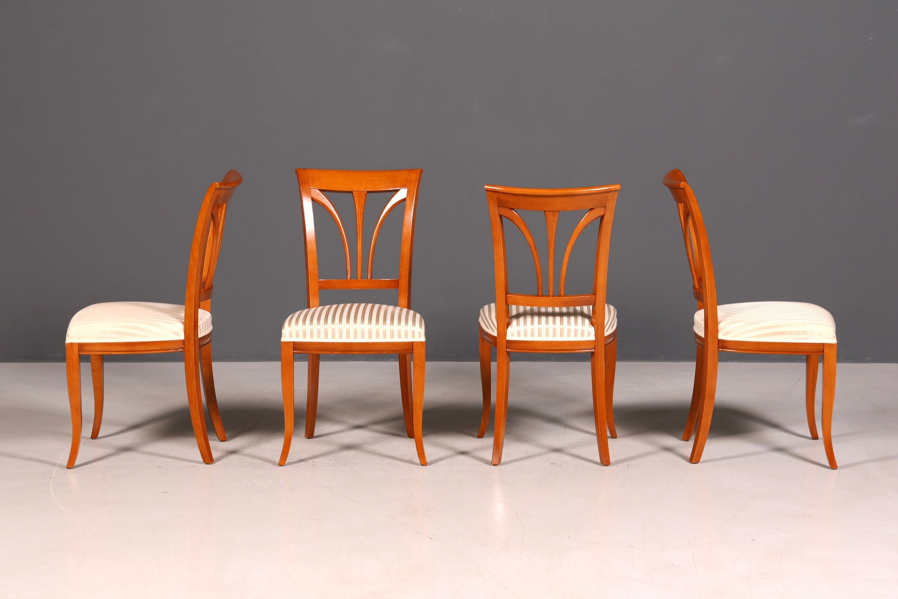 G625 Finish SELVA 4x Edle Englische Stühle Englisch Dining Chairs Antik 60er Jahre Küchenstühle Stuhlset (Kopie)