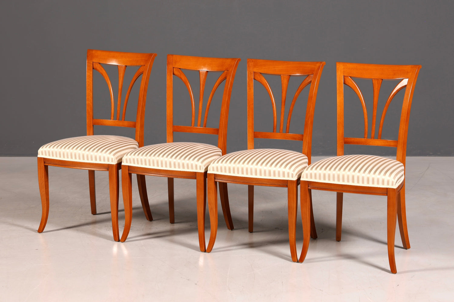 G625 Finish SELVA 4x Edle Englische Stühle Englisch Dining Chairs Antik 60er Jahre Küchenstühle Stuhlset (Kopie)