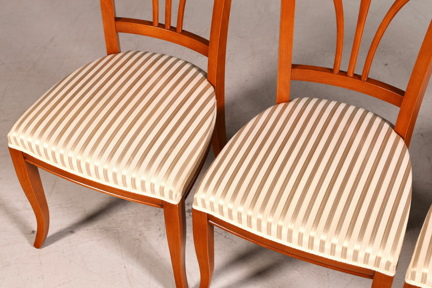 G625 Finish SELVA 4x Edle Englische Stühle Englisch Dining Chairs Antik 60er Jahre Küchenstühle Stuhlset (Kopie)