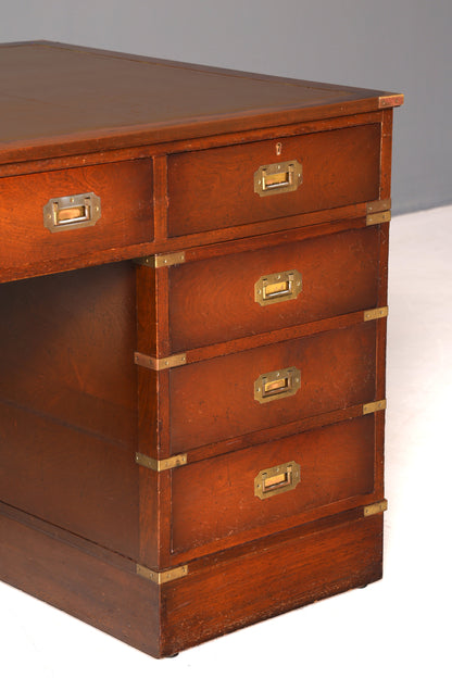 Stilvoller Maritimer Schreibtisch Englischer Military Chest Bürotisch Office Table mit echt Lederauflage