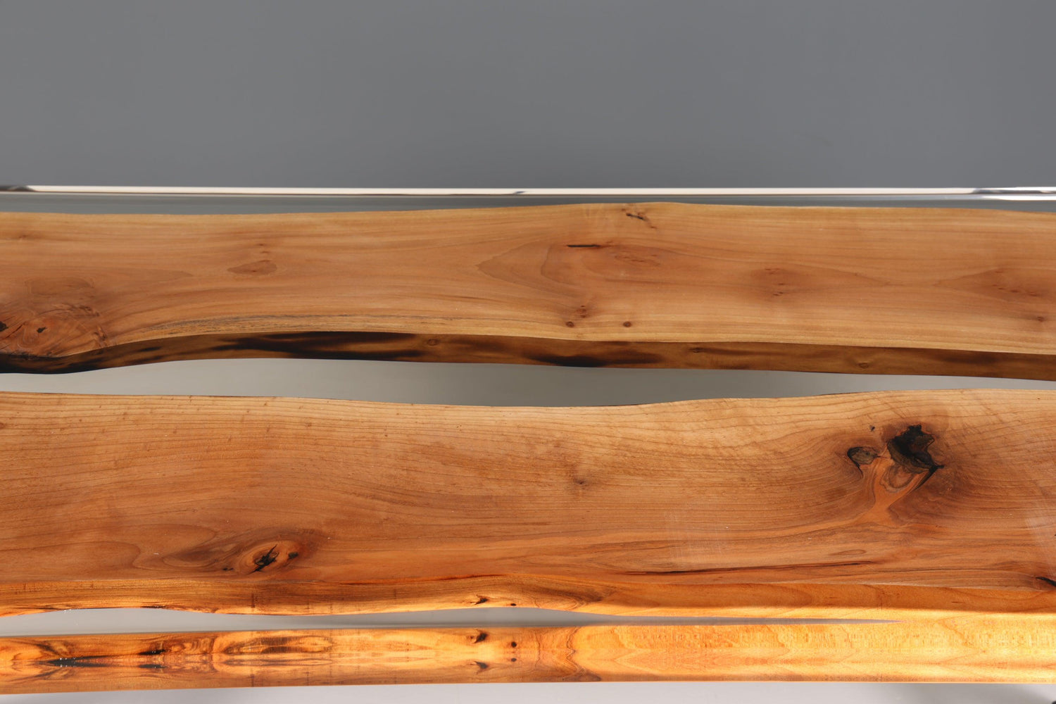 Wunderschöner Epoxidharz Tisch 200-90cm Nussbaum Esszimmer Tisch River Table Küchentisch