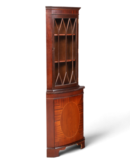 Hauptstadt Möblerei englische Eckvitrine aus Mahagoni mit verglaster Tür und Intarsien im Vintage-Stil