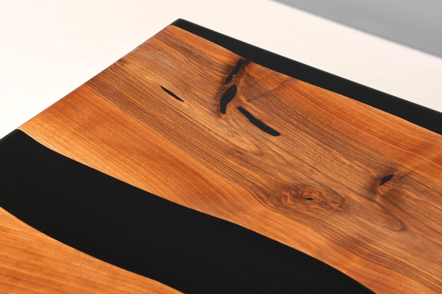 Wunderschöner Epoxidharz Tisch 220-90 cm Epoxy Schwarz Nussbaum Esszimmer Tisch