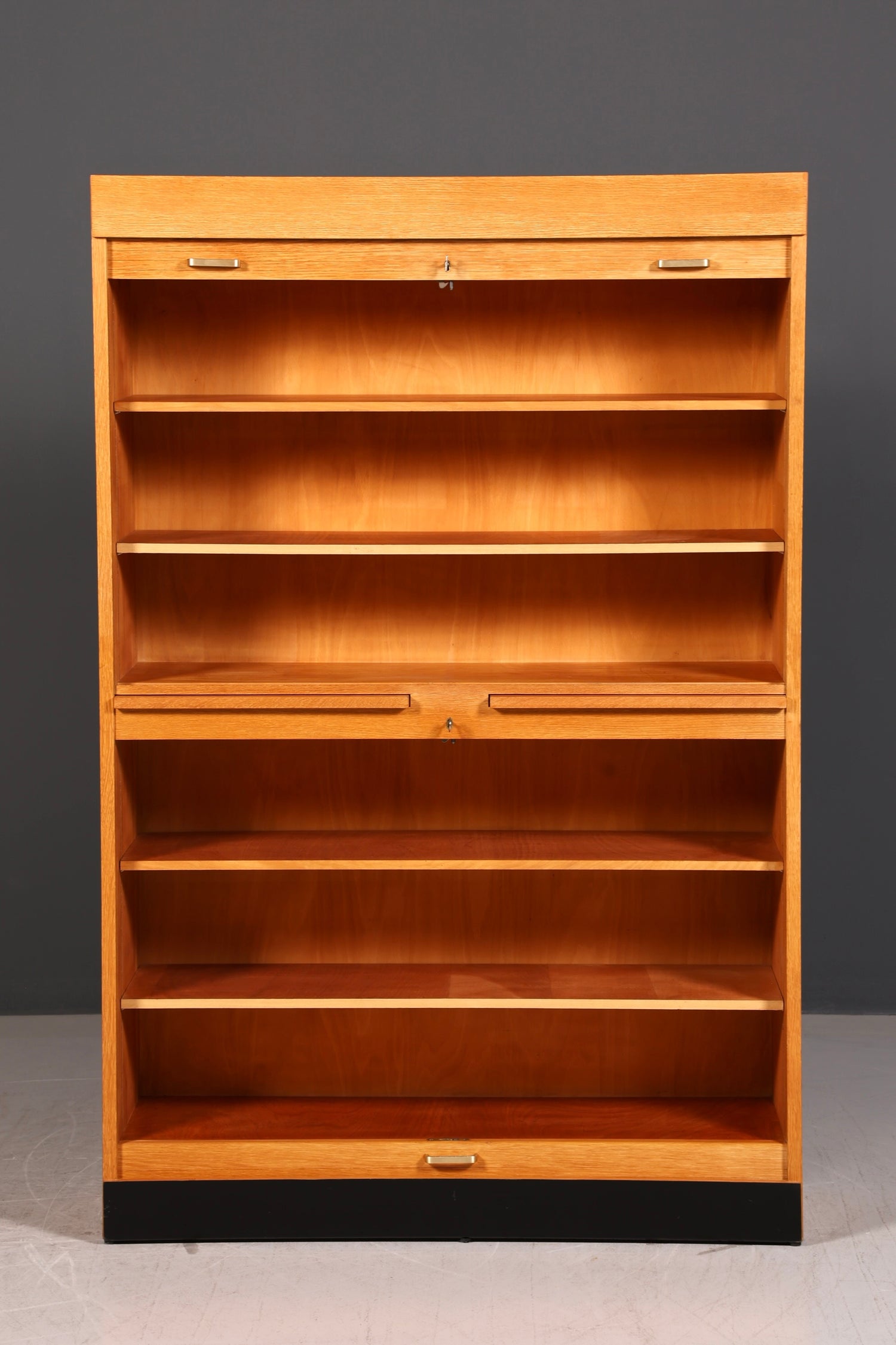 Stilvoller Mid Century Rollladenschrank Bauhaus Apothekerschrank Art Deco Büro Aktenschrank